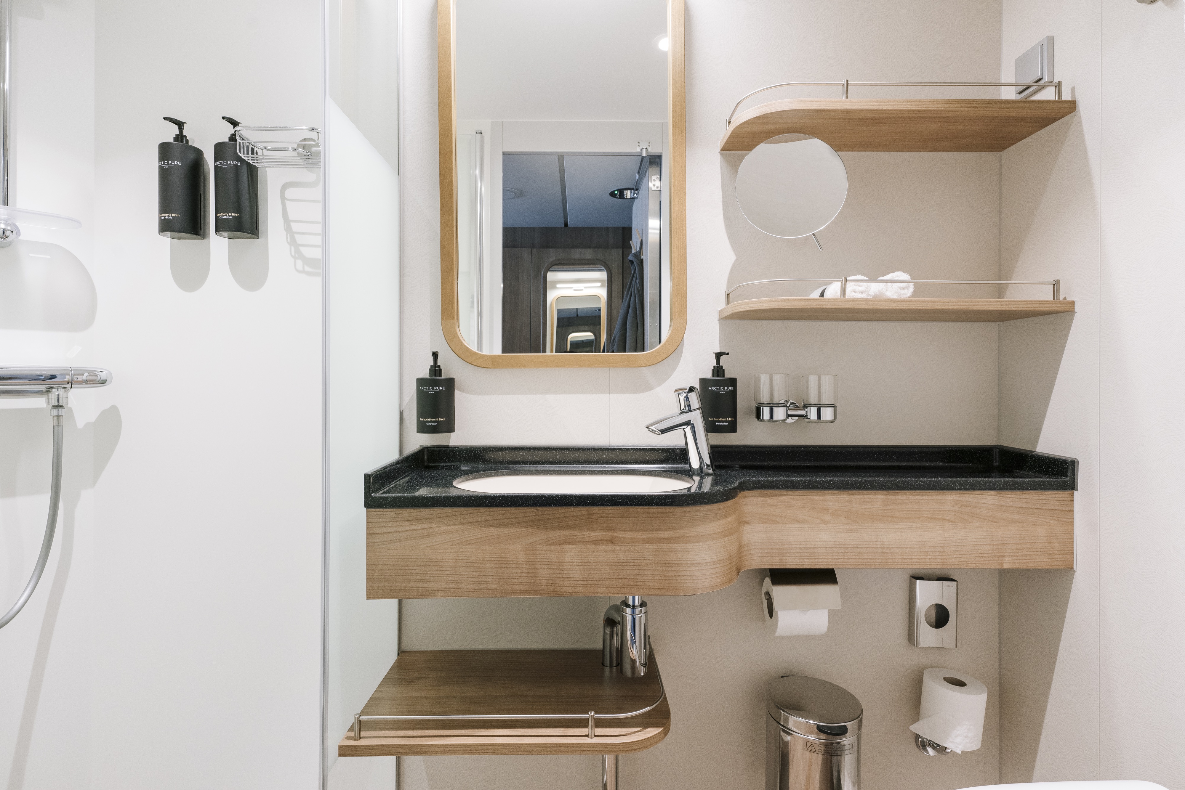 Polar Outside | Outside cabin - Lower/middle decks